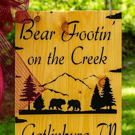Bear Footin' On The Creek Villa Гетлинбург Екстериор снимка
